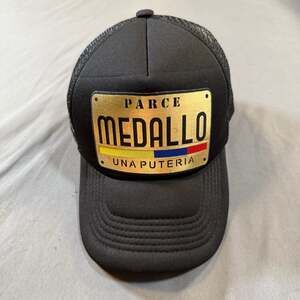 Parce Medallo Una Puteria Medellin Colombia Gold Plate Trucker Hat Cap